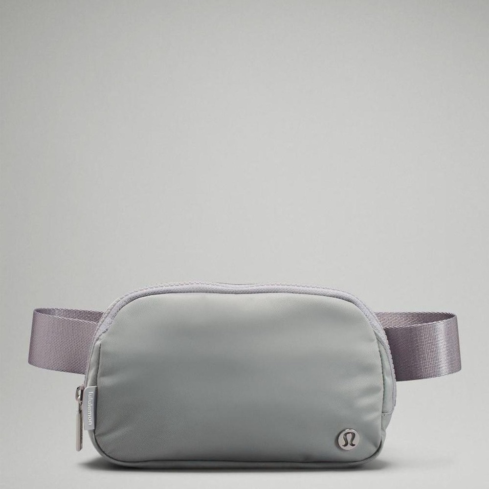 Lululemon Everywhere Belt Bag
DESIGNED FOR ON THE MOVE